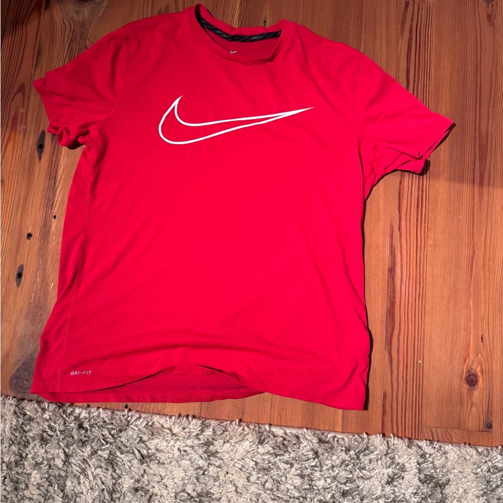 Nike Men's Bold Red Short Sleeve Tee